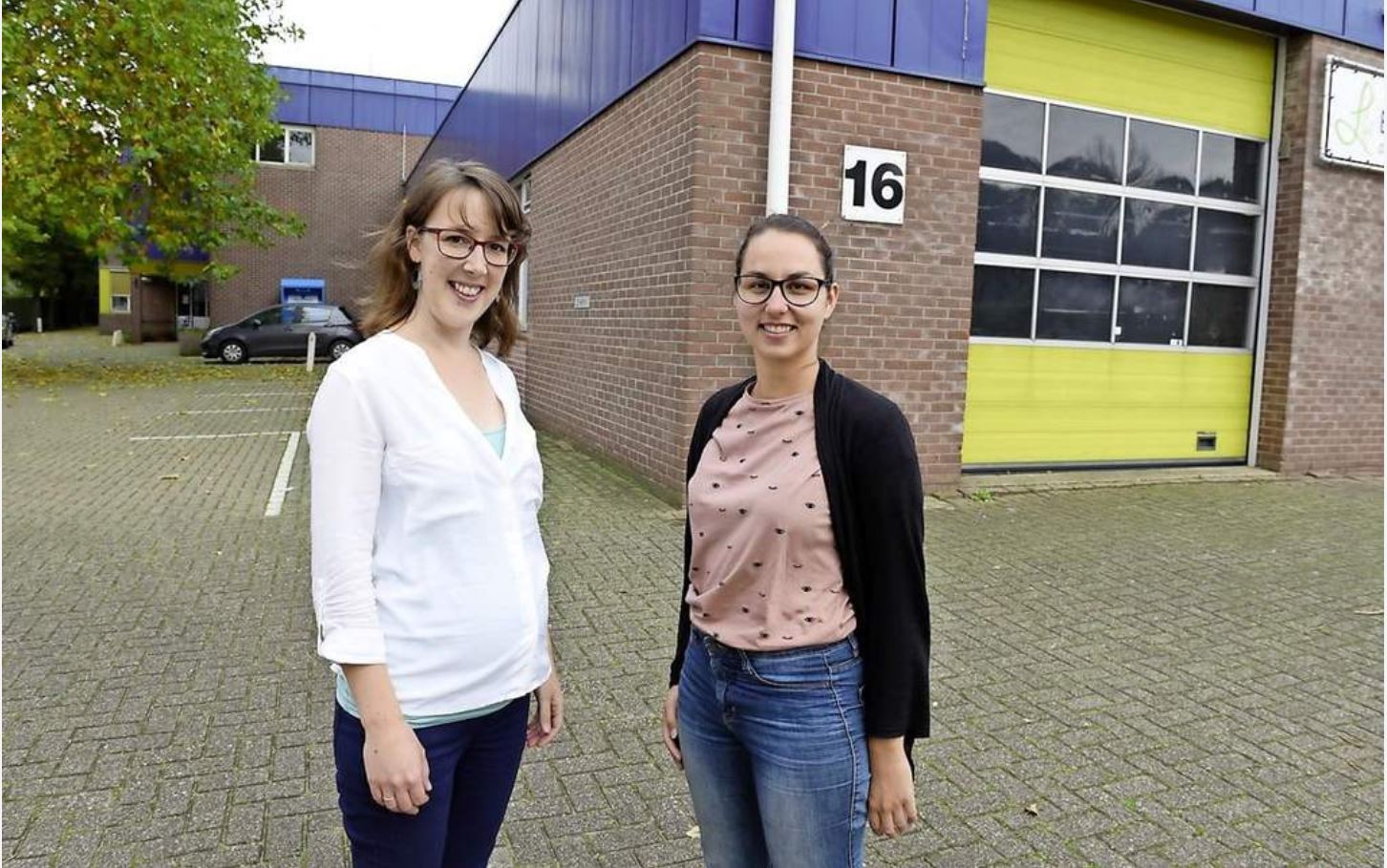 Esther Jeunink(l) en Soleil van de Berg(r) zijn de steun en toeverlaat van HWK. Esther Jeunink(l) en Soleil van de Berg(r) zijn de steun en toeverlaat van HWK.